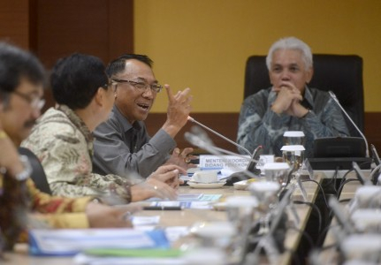 Menteri Hatta: Tak Ada Alokasi Dana Lagi untuk RS dan Puskesmas