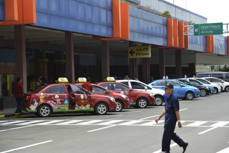 Jokowi Tinjau Bandara Halim, Besok