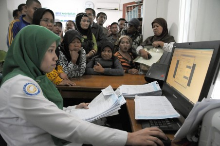Pemerintah Tetap Wajibkan Bungkus Rokok Bergambar Seram Dampak Perokok