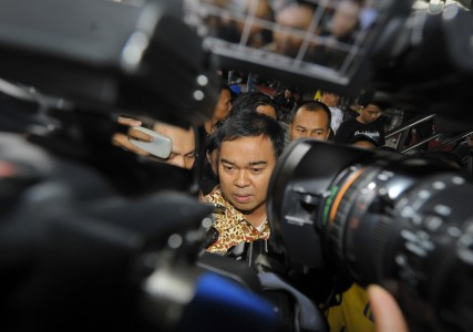 Rycko Menoza Bantah Suap Akil Mochtar