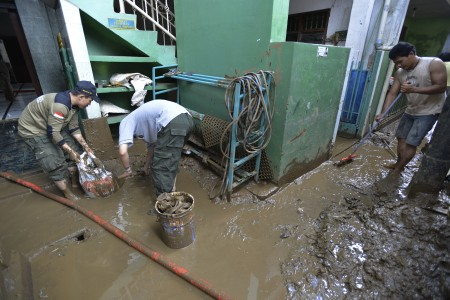 Banjir, Pengusaha Rugi Miliaran per Hari