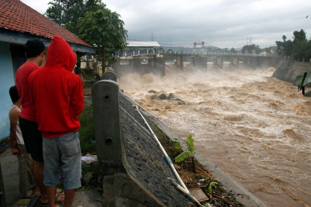 BMKG: Curah Hujan Tinggi di Jabodetabek Hingga Akhir Januari