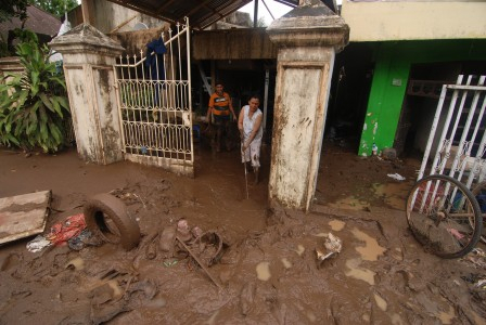 Banjir, Seribu Rumah di Manado Rusak