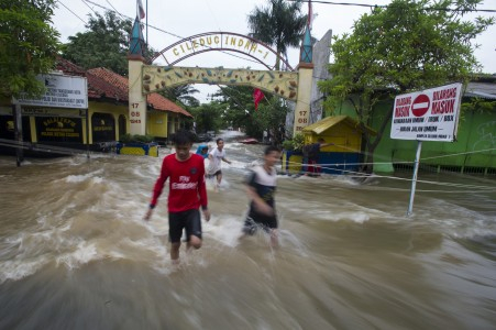 Modifikasi Cuaca Terus Dilakukan Sampai Banjir Jakarta Berkurang