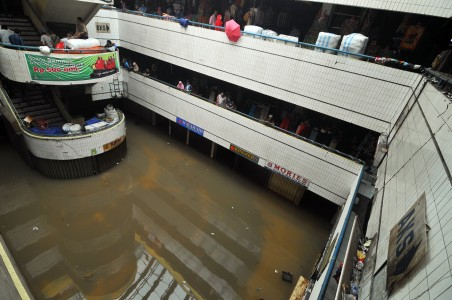 Pengusaha Rumahkan Pekerja Akibat Banjir