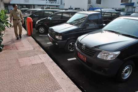 Di Cirebon, Anggota DPRD Gadaikan Mobil Dinas