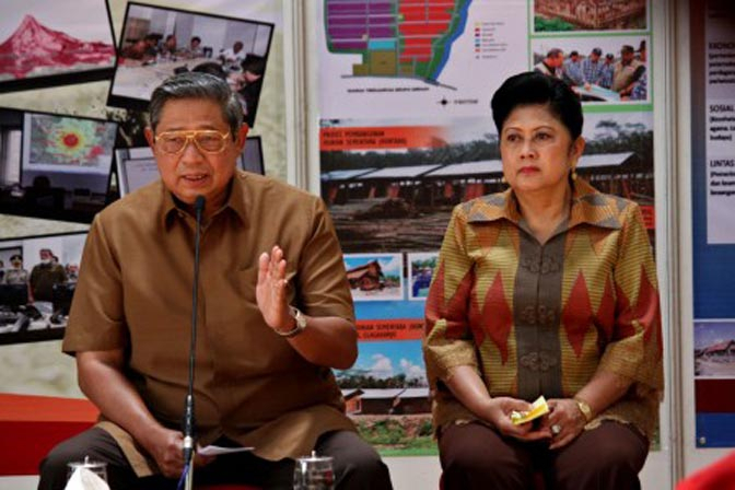 SBY Curhat: Istri Saya Susah Tidur Karena Banyak SMS dari Masyarakat