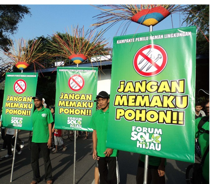 Forum Solo Hijau Minta Caleg Tak Berkampanye Di Pohon
