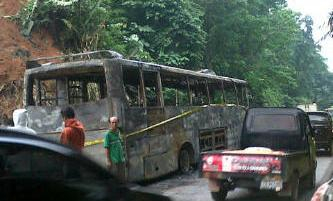 Kisah Wanita Hamil Selamatkan Diri dari Kebakaran Bus di Padang