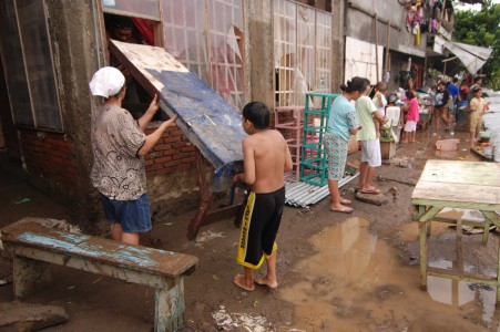 Pemkot Manado Tanggung Biaya Berobat Korban Banjir
