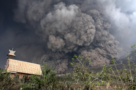 Korban Awan Panas Sinabung Kemungkinan Bertambah