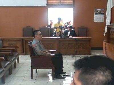 @Benhan dan 'Bisikan' Para Pengikutnya