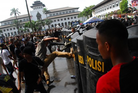 Puluhan Ribu Polisi Jabar Dikerahkan Jaga Pemilu 2014