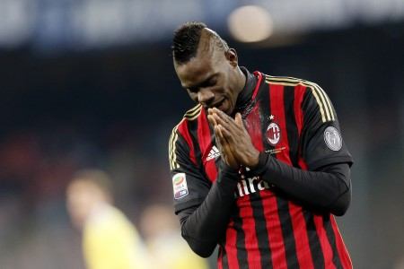 Napoli Bantah Pendukungnya Lecehkan Balotelli