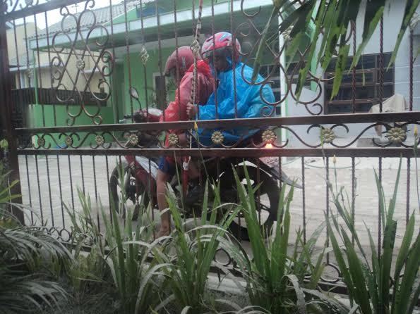 Kelud Meletus, Daratan Surakarta Berwarna Putih Keabu-abuan