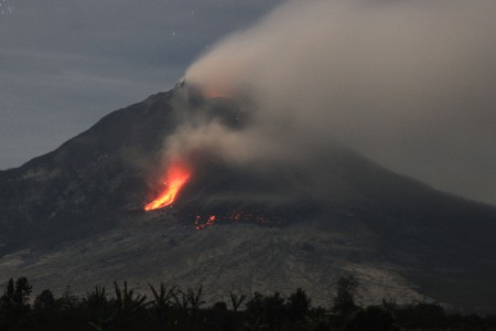 Lahan Belum Pasti, Relokasi Warga Sinabung Tertunda