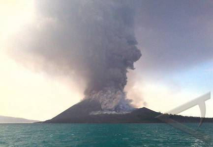 Gunung Anak Krakatau Bergejolak