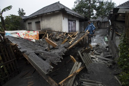 Relawan Kelud, Sering Narsis dan Nyusahin