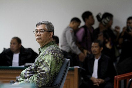 Hadiri Sidang Akil, Patrialis Akbar Langgar Kode Etik