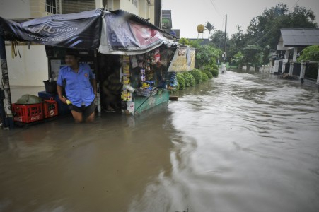BMKG: Jabodetabek Hari Ini Hujan Ringan Hingga Sedang