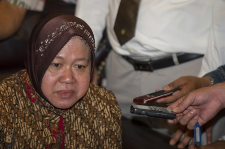 DPR Kembalikan Kasus  Risma dan Wakilnya ke DPRD Surabaya