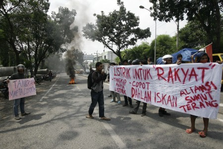 Diprotes, Pemerintah Tetap Naikan Tarif Listrik Industri Mei Nanti