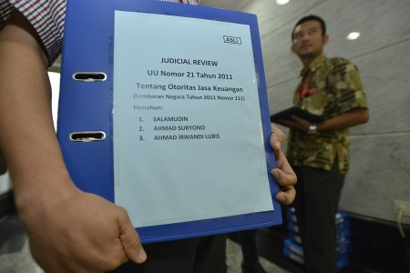 Pengamat: Wajar OJK Digugat