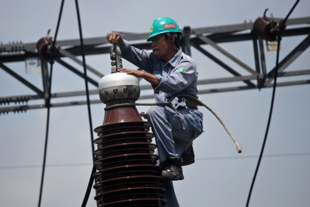 PLN, Pertamina dan Telkom Paling Melanggar Tenaga Kerja