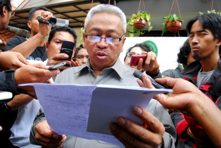 Akhirnya Hakim Comel Mengundurkan Diri