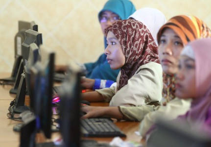 2.133 Guru Tidak Tetap Minta Diangkat Menjadi PNS