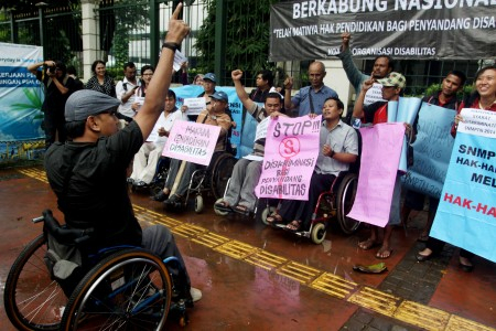Abaikan Protes Difabel Soal Seleksi SNMPTN, Kemendikbud Resmi Disomasi