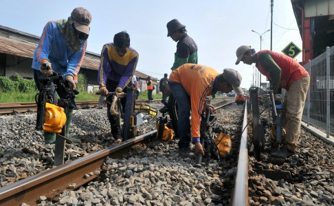 Penumpang Keluhkan Fasilitas Commuter Line