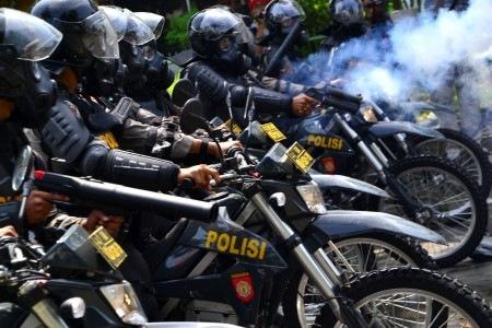 Kampus Samratulangi Manado Dikepung TNI/Polisi