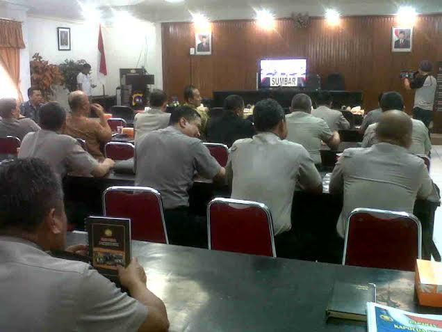 Bahas Kabut Asap, SBY Marahi Gubernur Riau dan Menkokesra