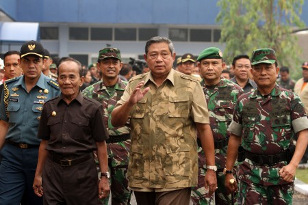 Bahas Kabut Asap, SBY Panggil Kepala Daerah Riau