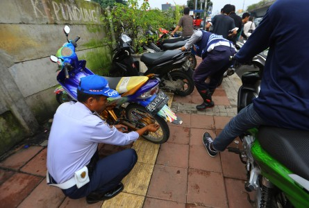 DKI Siapkan Dokumen Tender Pelaksanaan Parkir Meter