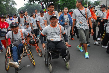Penyandang Disabiltas Menuntut Hak Pegawai Negeri Sipil