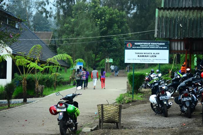 Meski Status Waspada, Kunjungan Wisatawan ke Gunung Ijen Tak Berkurang