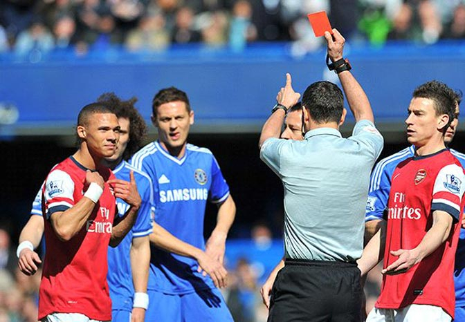 Lakukan Kesalahan Fatal, Wasit Mariner Tetap Dipercaya FA