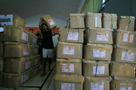 Surat Suara di Cilacap Rusak Terendam Banjir