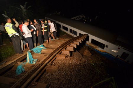 KNKT Investigasi Kecelakaan Kereta Malabar