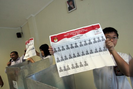 Sampel Suara Masuk di Bawah 10 Persen, PDIP  Unggul Sementara