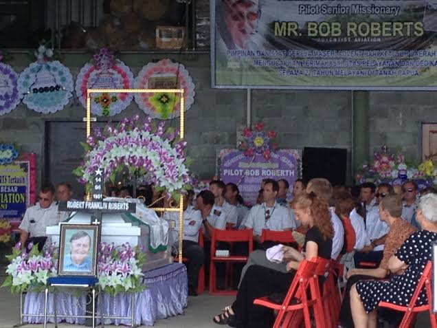 Pilot Bob Roberts dan Kenangan Warga Papua