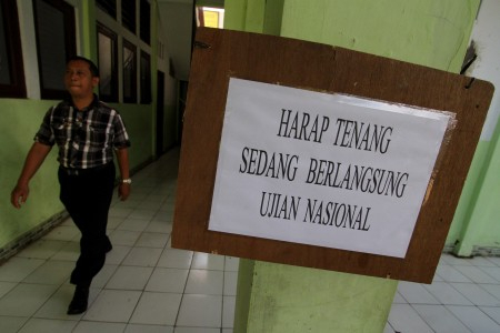 Polisi Tak Berseragam Awasi UN di Surakarta