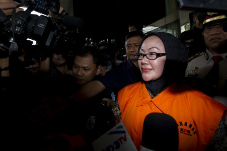 Mata Banten Desak Kemendagri Segera Berhentikan Atut Chosiyah