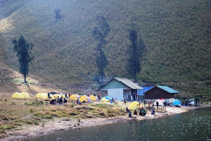 Gunung Semeru Dibuka Lagi, Wisatawan Protes Kenaikan Tarif