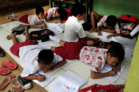 Berijazah SMA, Guru SD NTT Disarankan Ikut UT