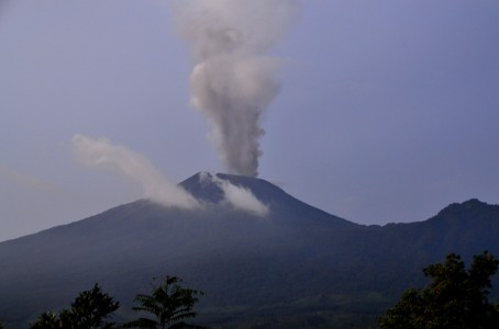 PVMBG Evaluasi G.Slamet Meski Aktivitas Menurun