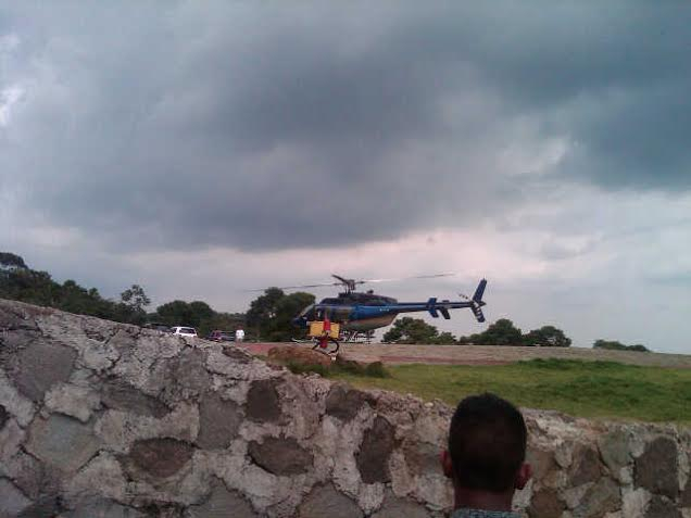 Naik Helikopter, Ical Sambangi Prabowo
