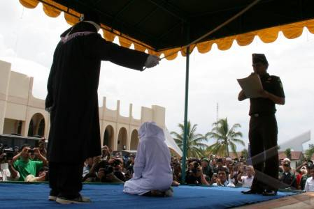 Flower Aceh Kecewa Atas Rencana Cambuk Korban Perkosaan